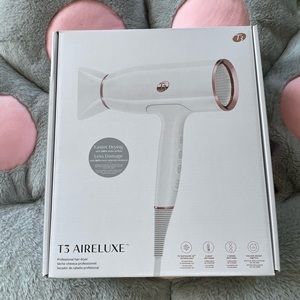 T3  AireLuxe Professional Hair Dryer